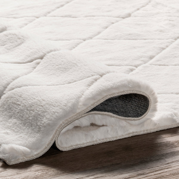 Nuloom Amy Casual Faux Rabbit Machine Washable Area Rug White