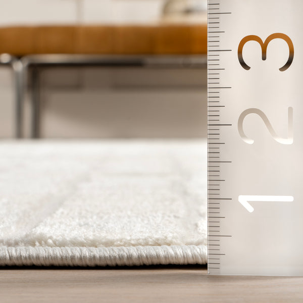 Nuloom Belladonna High-Low Geometric Area Rug Cream