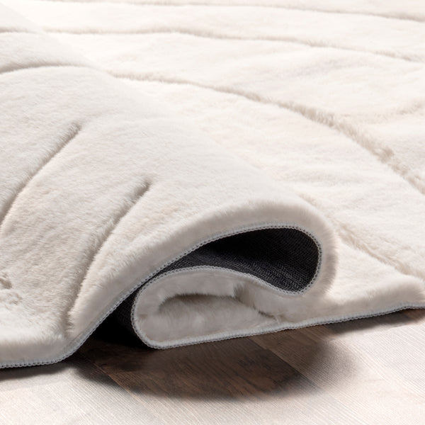 Nuloom Camari Contemorary Faux Rabbit Machine Washable Area Rug White