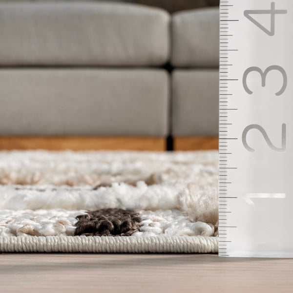 Nuloom Crimson High-Low Plaid Tasseled Area Rug Ivory