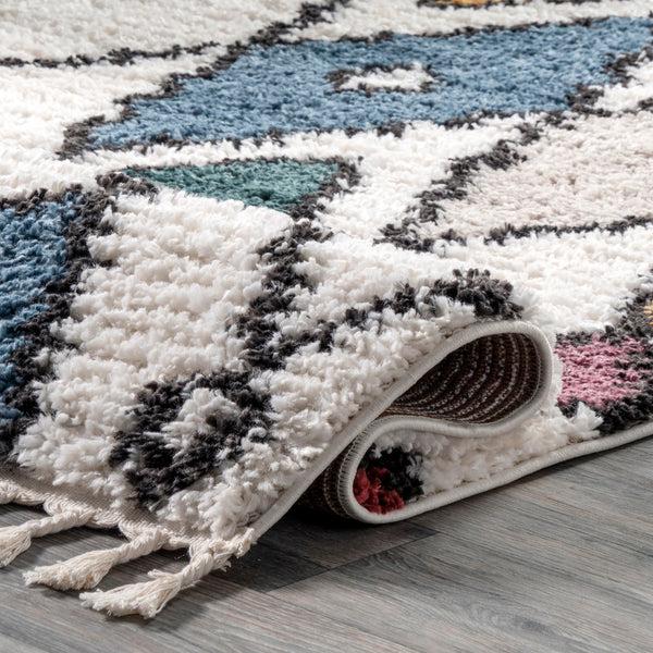 Nuloom Donette Colorful Diamond Tasseled Area Rug Beige