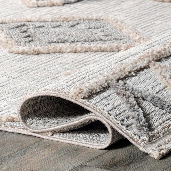 Nuloom Eilaria High/Low Diamond Tasseled Area Rug Gray