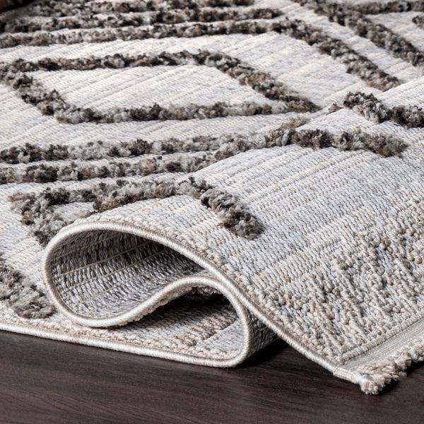 Nuloom Eilene Geometric Diamond Tasseled Area Rug Light Gray