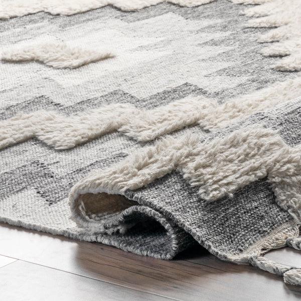 Nuloom Ellie Textured Diamond Aztec Tassel Area Rug Gray