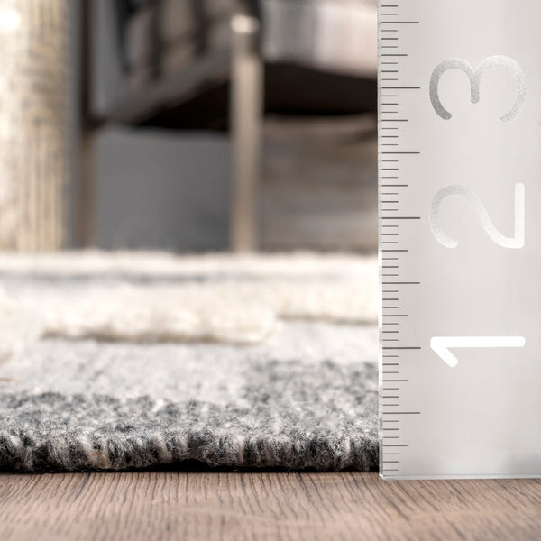 Nuloom Ellie Textured Diamond Aztec Tassel Area Rug Gray