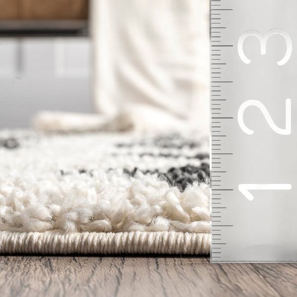 Nuloom Fatima Cross Cozy Shag Tassel Area Rug Off White