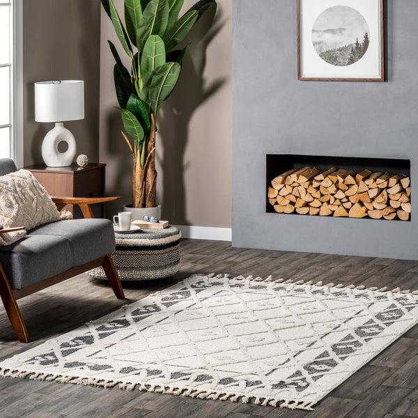 Nuloom Geometric Transitional Tasseled Area Rug Beige