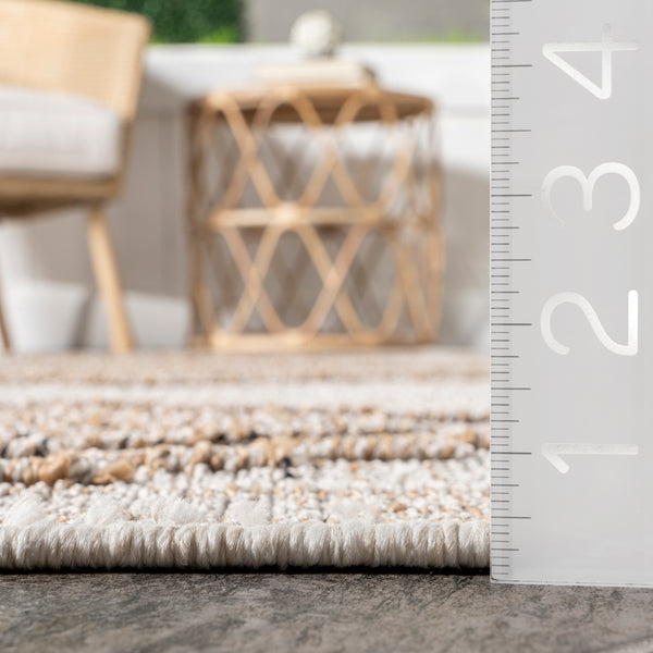 Nuloom Izetta Southwestern High-Low Indoor/Outdoor Area Rug Beige