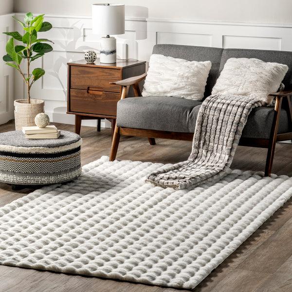 Nuloom Jeni Solid Faux Rabbit Machine Washable Area Rug White