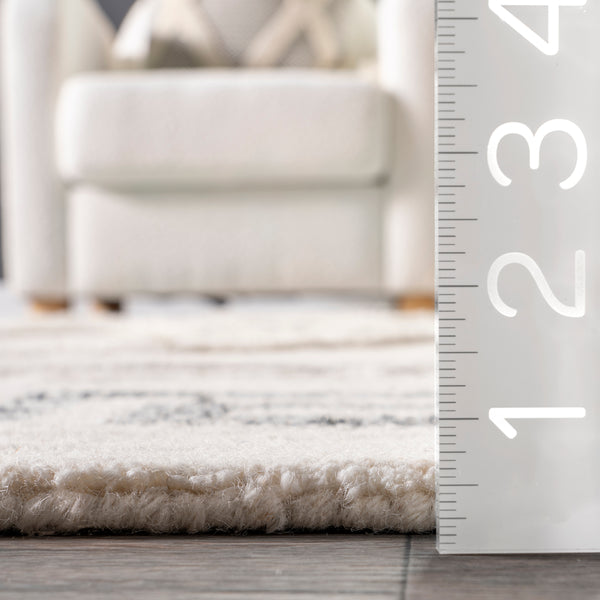 Nuloom Laina Greek Key High/Low Wool Area Rug Ivory