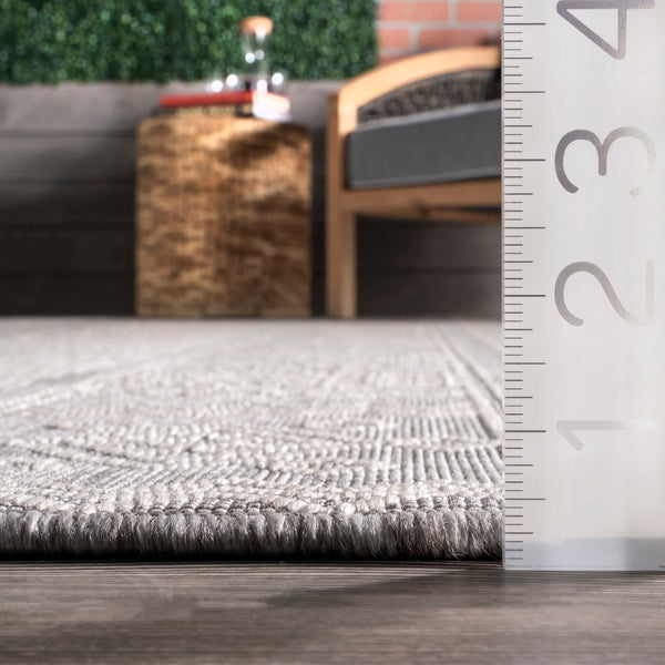 Nuloom Leigh Ethnic Stripes Indoor/Outdoor Area Rug Light Grey
