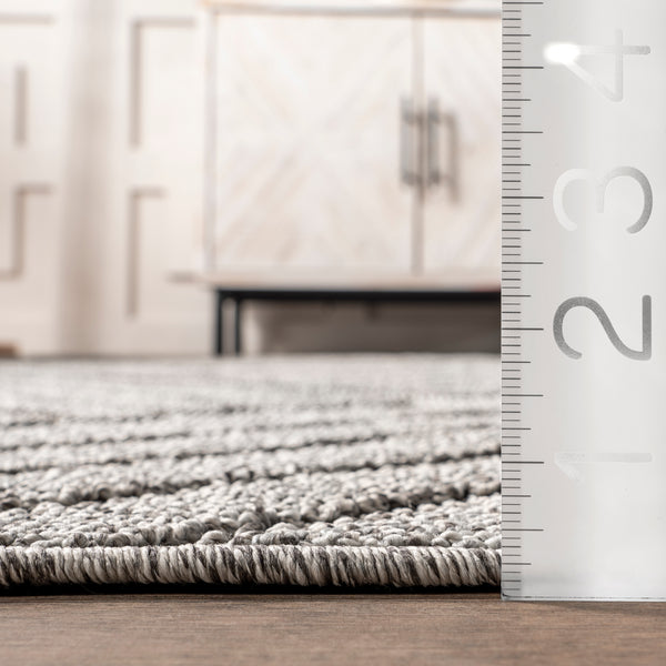 Nuloom Lessie High-Low Geometric Indoor/Outdoor Area Rug Gray