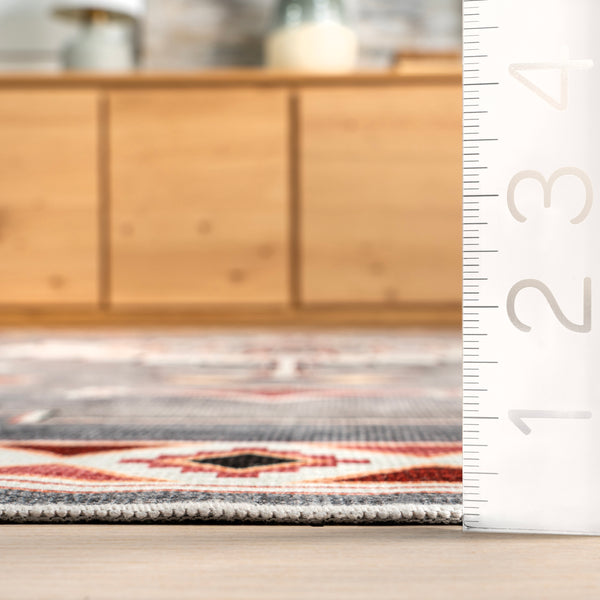 Nuloom Lynx Southwestern Stain-Resistant Machine Washable Area Rug Gray
