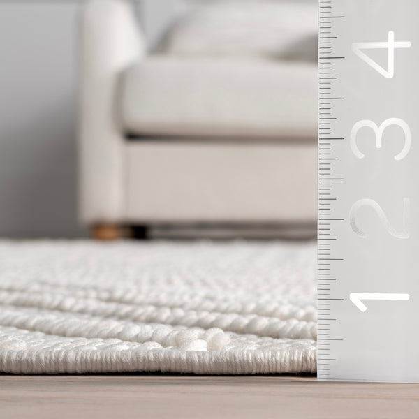 Nuloom Makena Modern Geometric High-Low Area Rug Off White