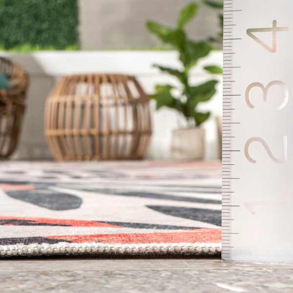 Nuloom Mara Floral Machine Washable Indoor/Outdoor Area Rug Multicolor