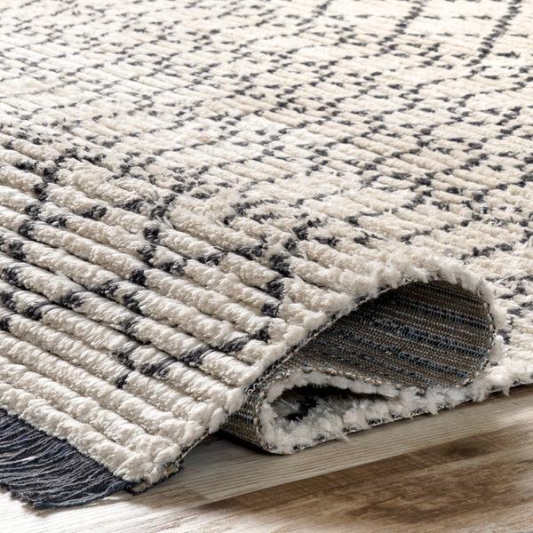 Nuloom Naomi Soft Shag Moroccan Fringe Area Rug Beige