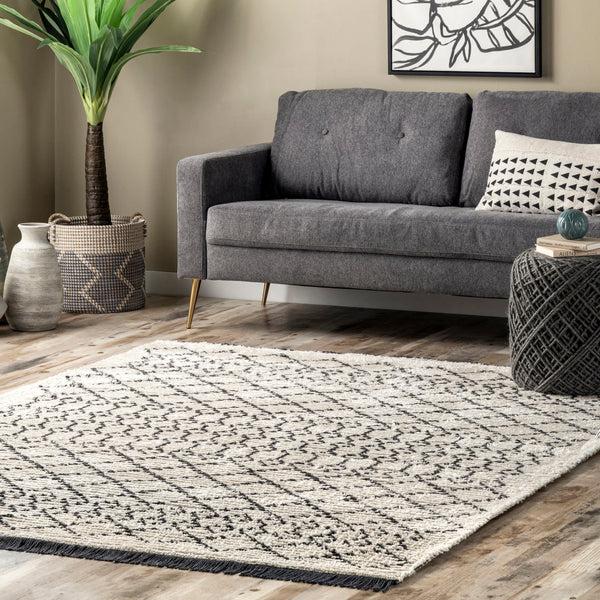 Nuloom Naomi Soft Shag Moroccan Fringe Area Rug Beige