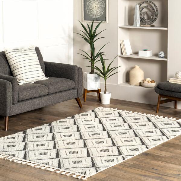 Nuloom Nerissa High/Low Diamond Tasseled Area Rug Beige