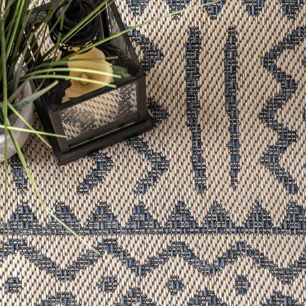 Nuloom Noemi Tribal Relief Indoor/Outdoor Area Rug Light Grey