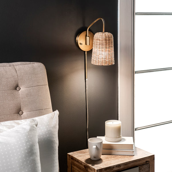Nuloom 16-inch Brass And Rattan Wall Sconce Brass