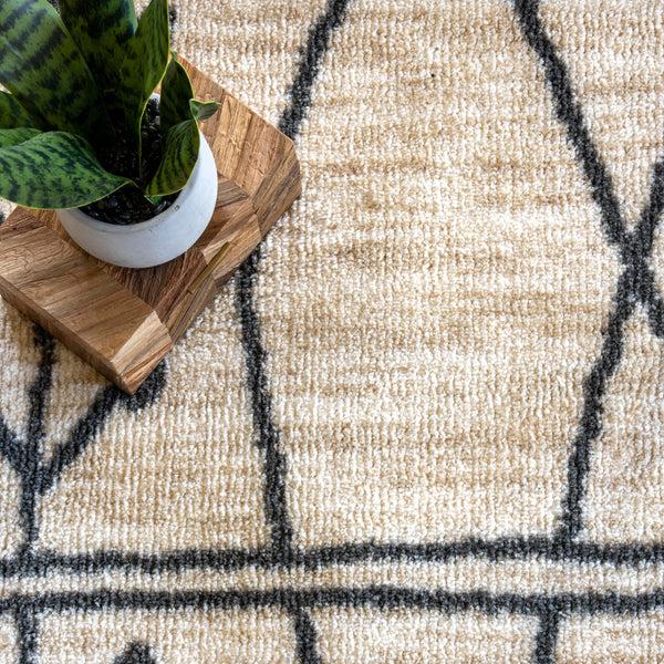 Nuloom Amia Modern Tribal Beige