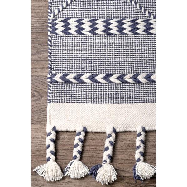 Nuloom Braided Trellis Jasmine Tassel Blue