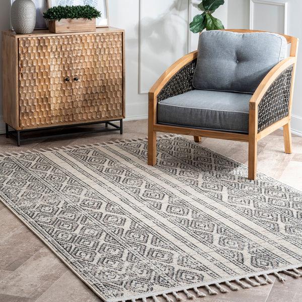 Nuloom Chenoa Striped Tribal Tassel Ivory