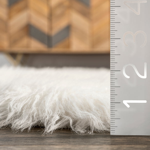Nuloom Deonna Faux Sheepskin Shag Area Rug White
