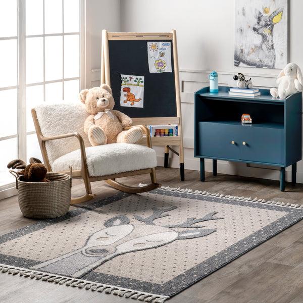 Nuloom Éléanor Deer Kids Tasseled Area Rug Beige