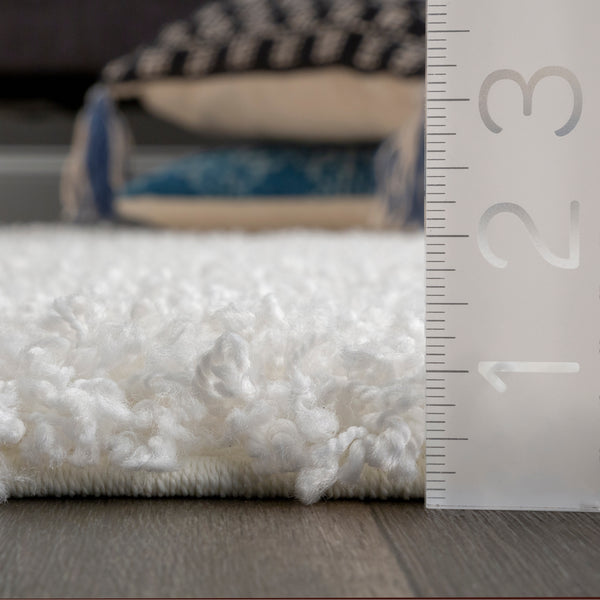 Nuloom Gwenyth Solid Shag Area Rug White