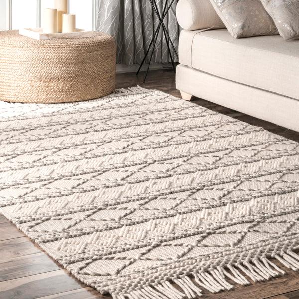 Nuloom Hand Woven Delaney Tassel Ivory