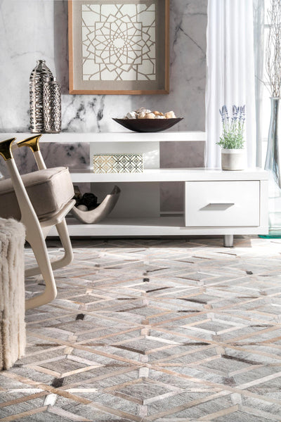 Nuloom Handmade Cowhide Chanda Area Rug Grey
