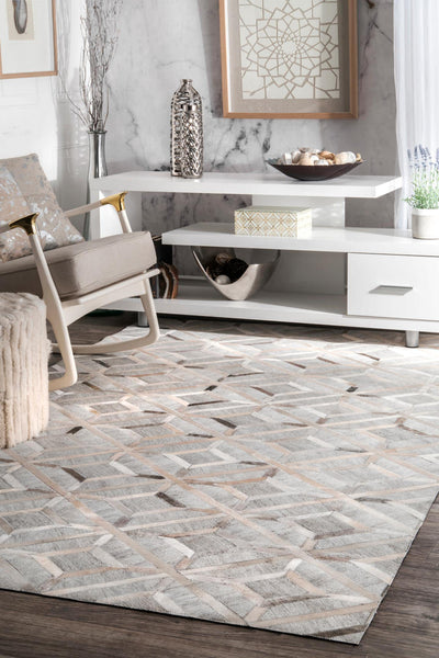 Nuloom Handmade Cowhide Chanda Area Rug Grey