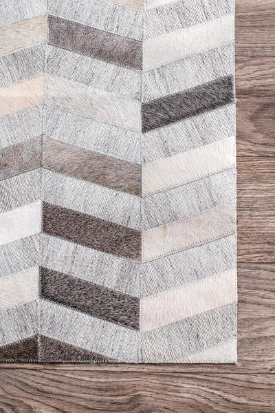 Nuloom Handmade Cowhide Mitch Area Rug Silver
