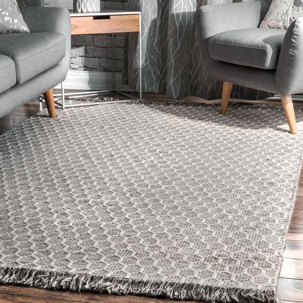 Nuloom Handmade Edris Tassel Area Rug Grey