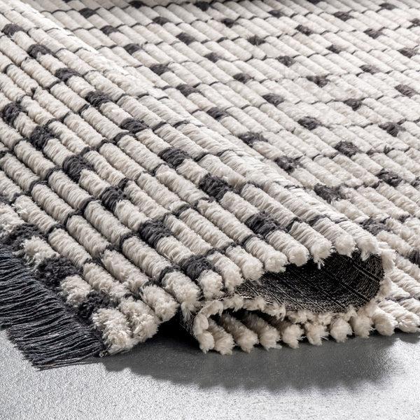 Nuloom Hayes Vine Fringed Area Rug Beige