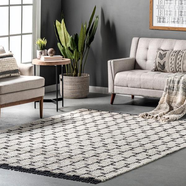 Nuloom Hayes Vine Fringed Area Rug Beige