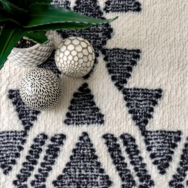 Nuloom Heavenly Tribal Dreamscape Beige