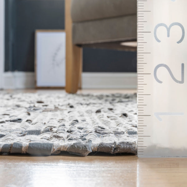 Nuloom Jasonna Leather Tribal Flatweave Grey