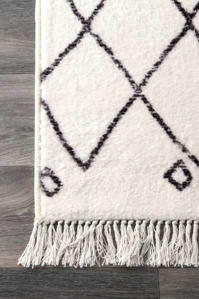 Nuloom Krystal Trellis Tassel Area Rug Off White