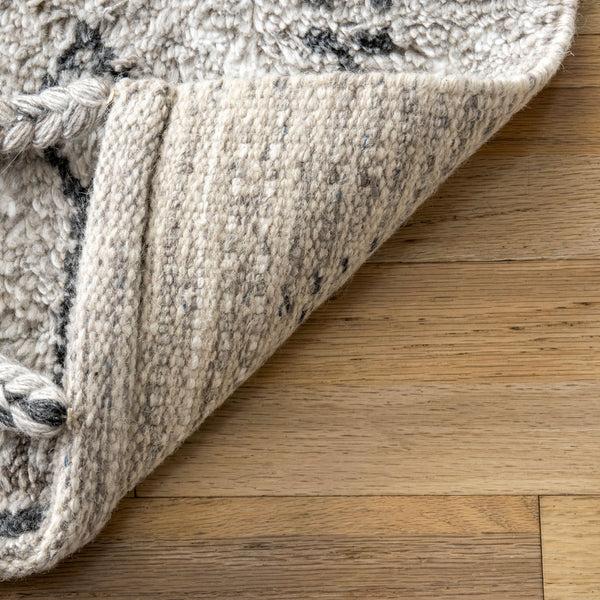 Nuloom Maurade Tribal Tale Flatweave Area Rug Grey