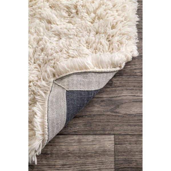 Nuloom Nida Plush Shaggy Ivory