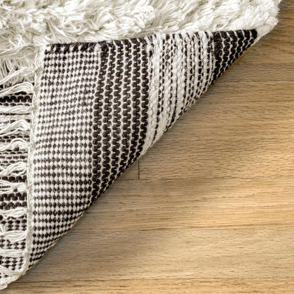 Nuloom Nylah Shaggy Diamonded Stripes Black & White