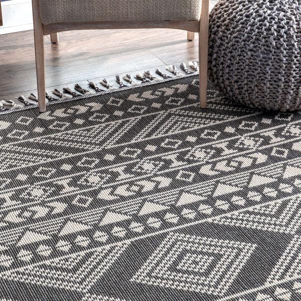 Nuloom Ryan Banded Tribal Printed Flatweave Grey