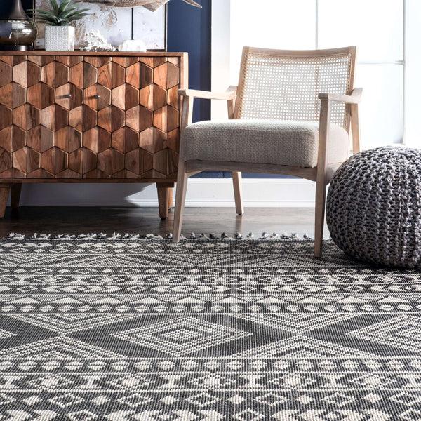 Nuloom Ryan Banded Tribal Printed Flatweave Grey