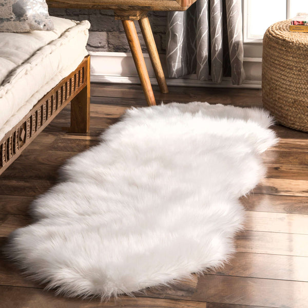 Nuloom Terrell Solid Faux Sheepskin White