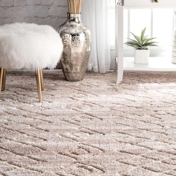 Nuloom Vinita Moroccan Diamonds Shaggy Light Beige