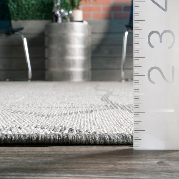 Nuloom Saunders Geometric Indoor/Outdoor Area Rug Light Gray