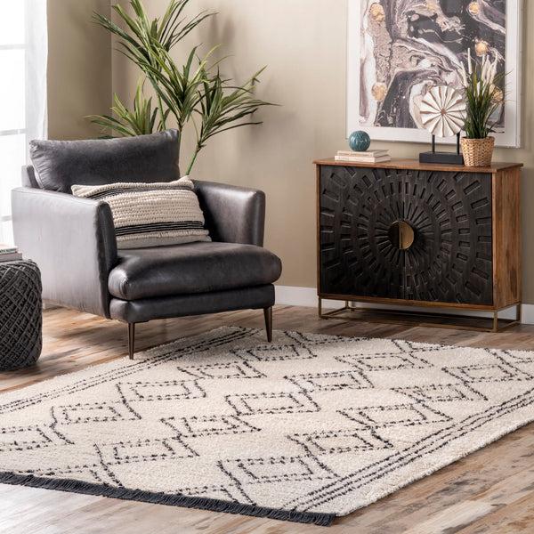 Nuloom Tayah Soft Shag Moroccan Diamond Fringe Area Rug Beige