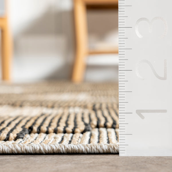 Nuloom Teisha Tribal Diamond Indoor/Outdoor Area Rug Beige